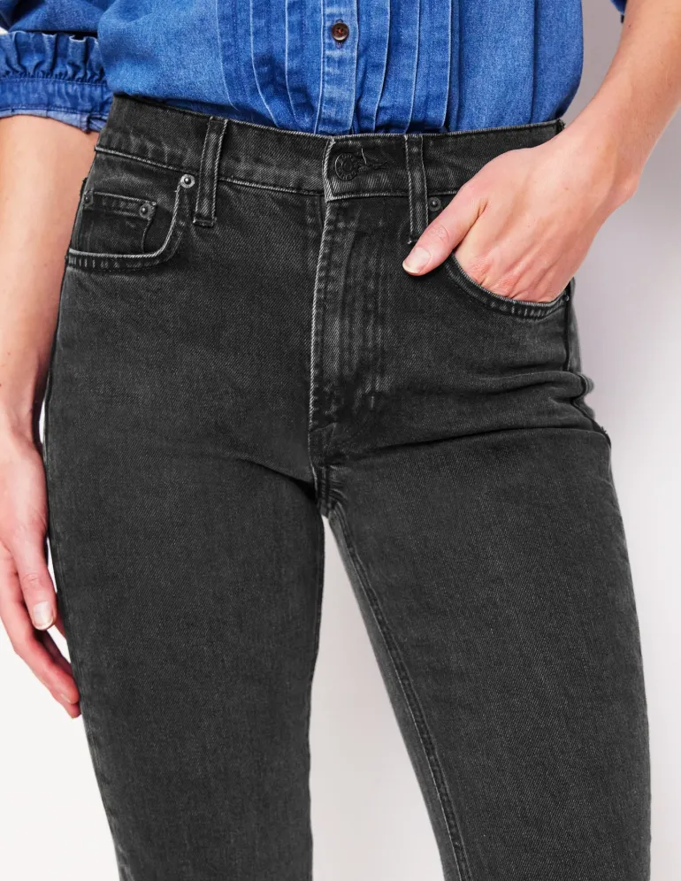 Girlfriend Jeans-Washed Black-Boden Fashion